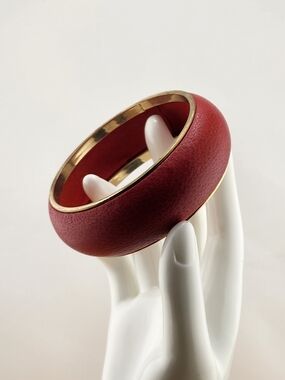 Vintage Red Leather & Gold Bangle Bracelet 0528
